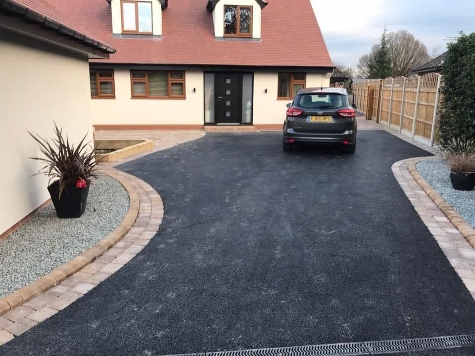 Tarmac driveway with block paved edging
